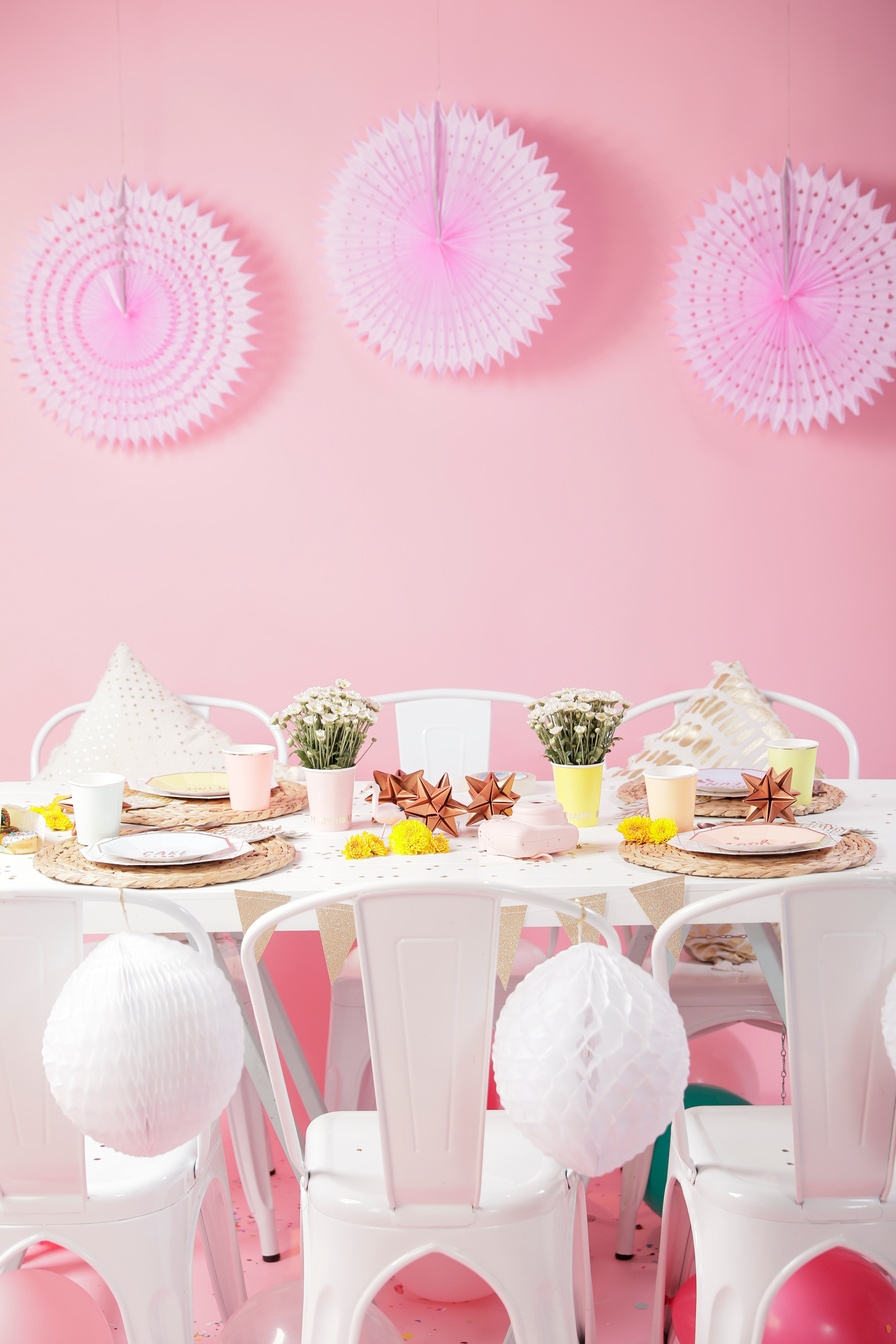 Pink birthday party decoration - Dinner table